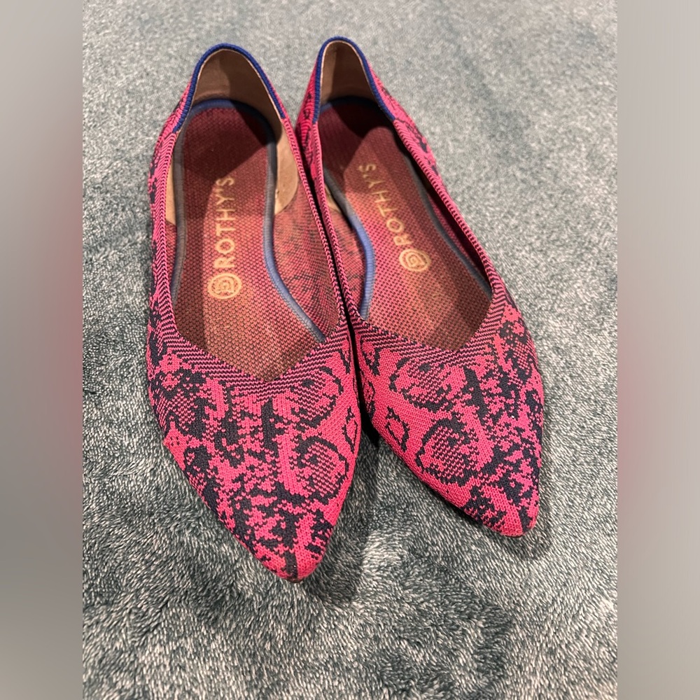 Rothy’s - The Point - Fuchsia Navy Snake - size 9